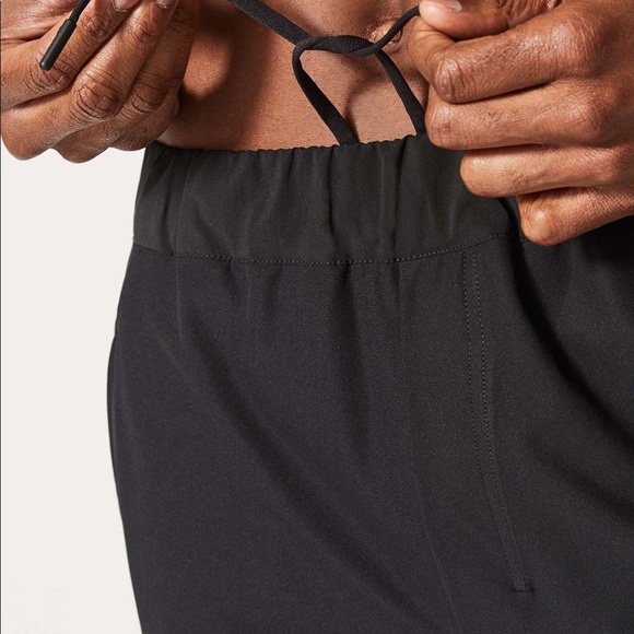 LULULEMON Warpcity Warpstreme Zip Pocket Jogger Pants in Black - Picture 5 of 12